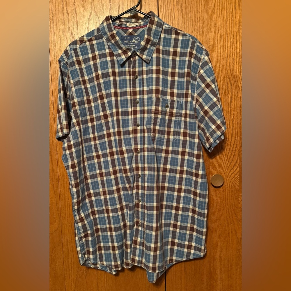 Old Navy Men’s Short Sleeve Poplin Shirt